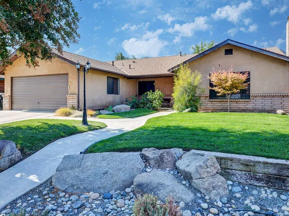 2145 Kings Cross Way, Porterville, CA 93257