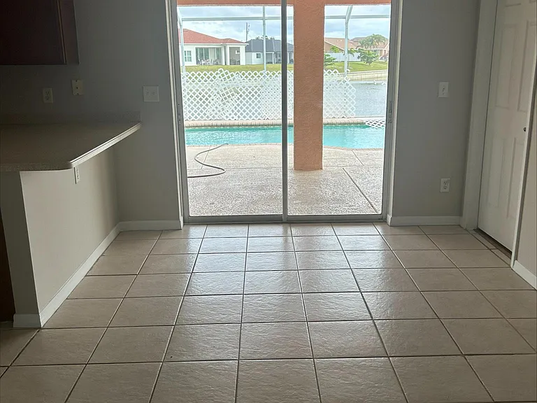 2335 SW 5th Pl — Photo 5