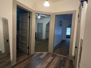 1305 S 25th St, Milwaukee, WI 53204