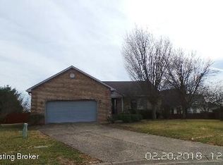 4805 Red Dawn Dr, Louisville, KY 40216