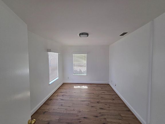 5th image of 783 Cornell Way