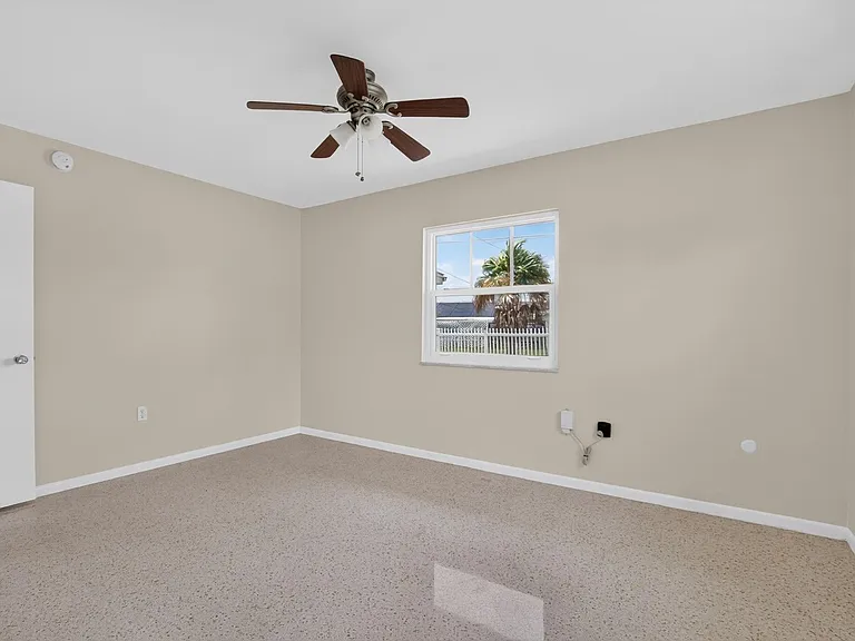 705 Thunderbird Ave — Photo 26