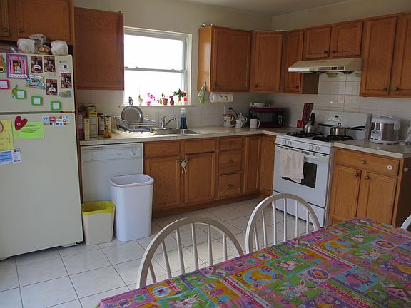 2nd image of 287 Hamden Ave