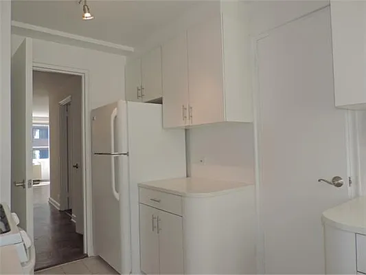 Rented by essential NEW YORK Real Estate | media 13