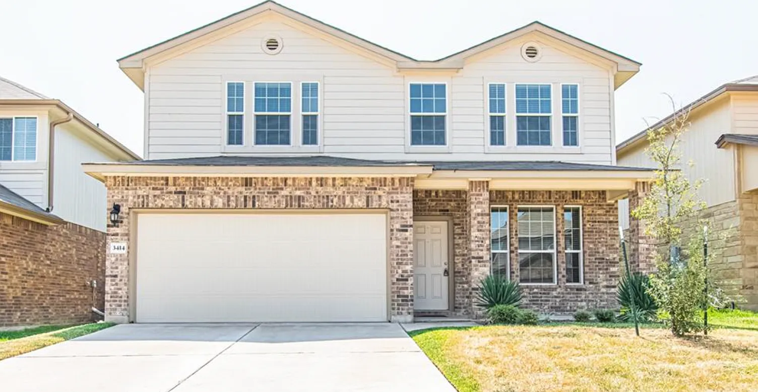 4 bed, 2.5 bath, 2112 sqft, $2,000 — Photo 1