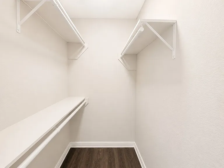 7716-7718 Sable Ln — Photo 15