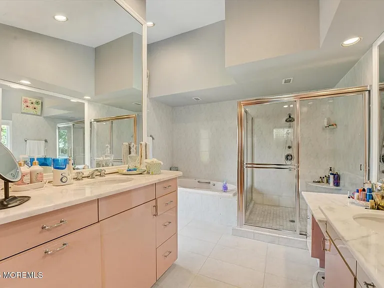 74 Seneca Pl — Photo 38