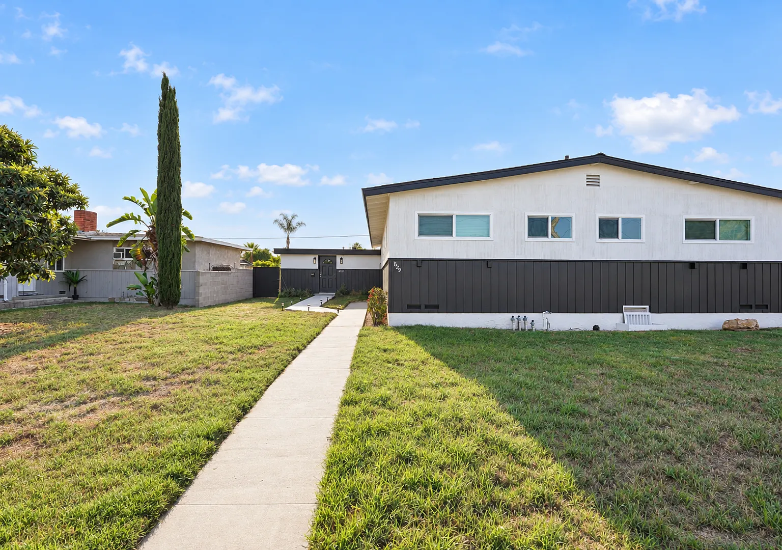 Spacious 4 Bed / 2 Bath Pomona Unit — Photo 1