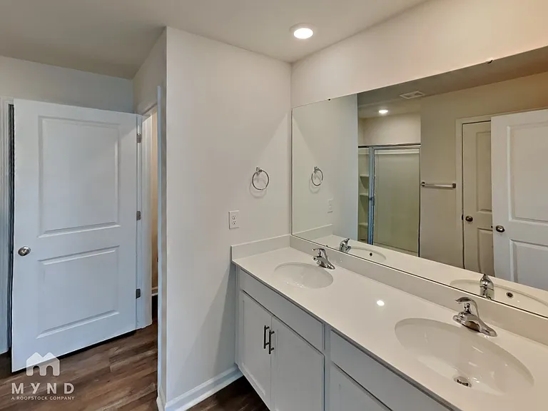 2259 Meadow Stream Dr — Photo 12