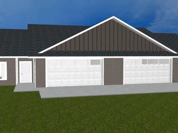 522 Massman Dr, Decorah, IA 52101