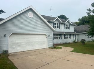 Florence Court, Oconomowoc, WI 53066