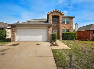 944 Rose Crystal Way, Fort Worth, TX 76179