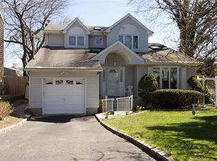 39 North Ave, Northport, NY 11768