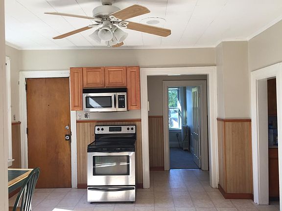 Large, eat-in-kitchen with ceiling fan