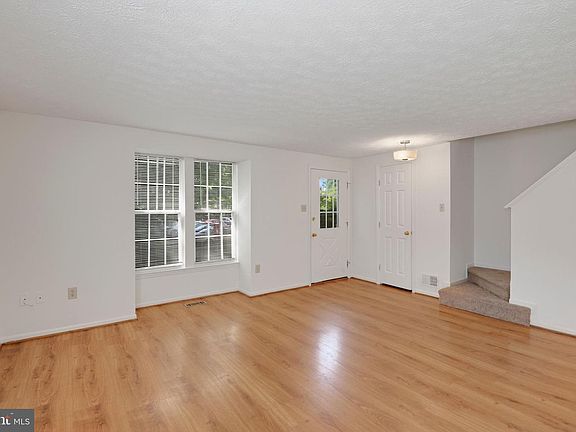 5th image of 9415 Woodsong Ct