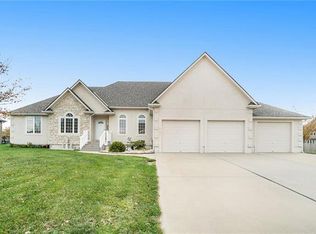4109 SE Stirrup Dr, Lees Summit, MO 64082