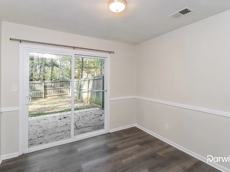 2376 Red Barn Rd SW — Photo 2