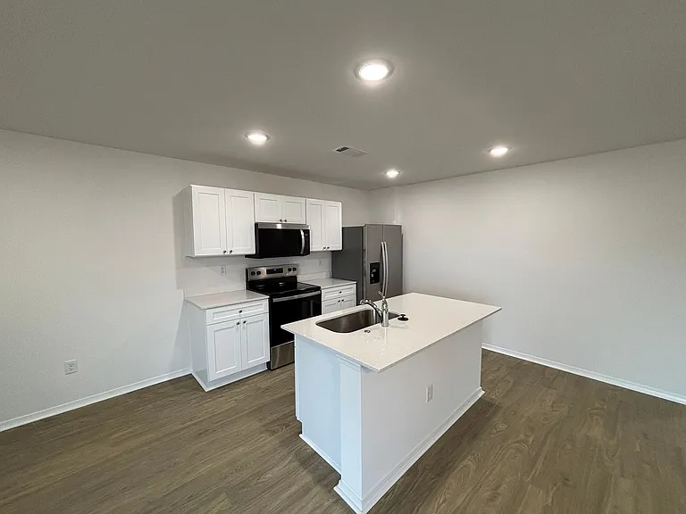 205 Preston Ln — Photo 10