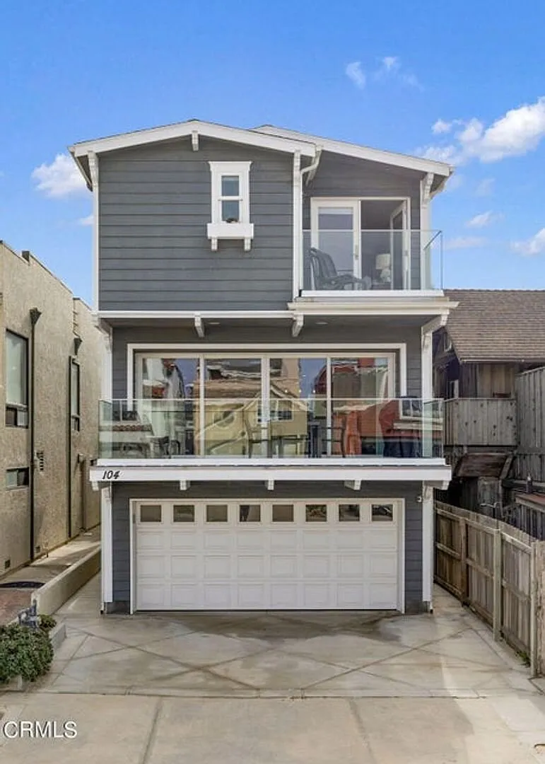 3-Bedroom + 3.5 Bathroom Extravagant Home | Hollywood Beach | Oxnard | Fully Furnished — Photo 1