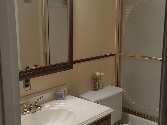 4th image of 11 Brightwell Ct
