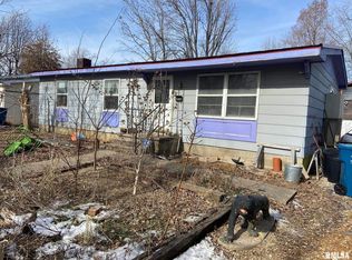 1111 E Ruth St, Benton, IL 62812