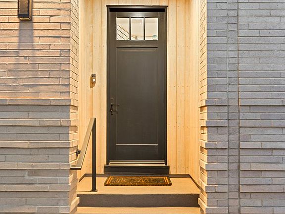 2nd image of 2126 Pearl St #C