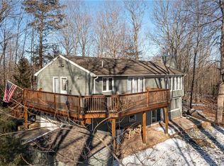 24 Mountain Rd, Tariffville, CT 06081