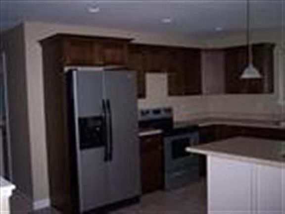 3rd image of 1077 Legion Park Dr