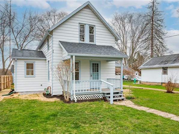 2755 Prospect St NE, Middlebranch, OH 44652