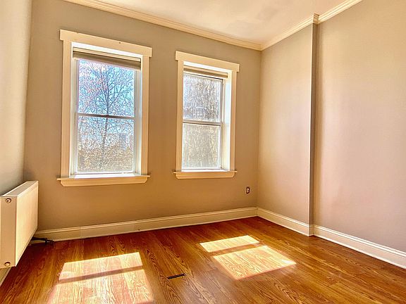 2nd image of 88 Waldo Ave APT 2