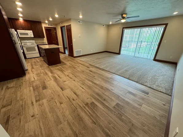 4211 S 27th St #A15, Lincoln, NE 68502