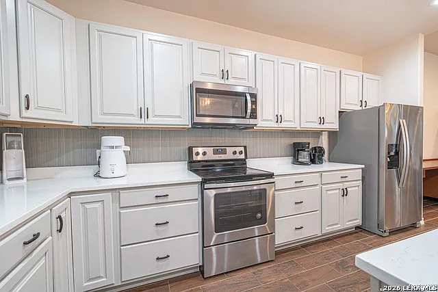 233 Esmeralda Dr — Photo 13