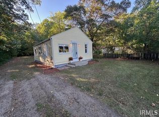 52599 Emmons Rd, South Bend, IN 46637