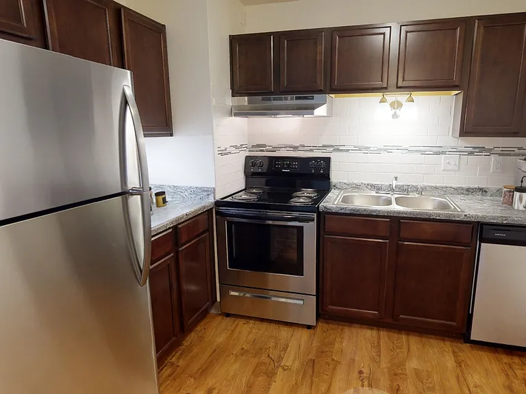River Place — Photo 11