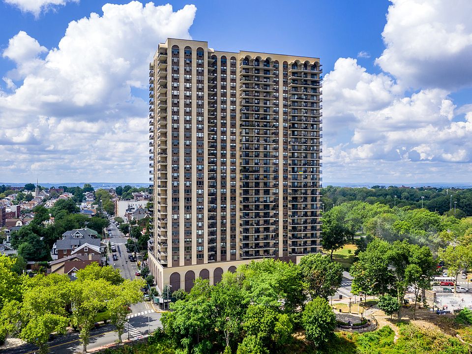 2nd image of 7855 Boulevard East APT 20A