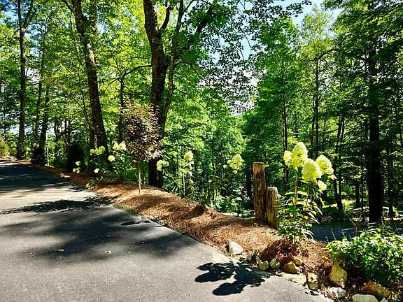 5th image of 27 Shortoff Spring Road