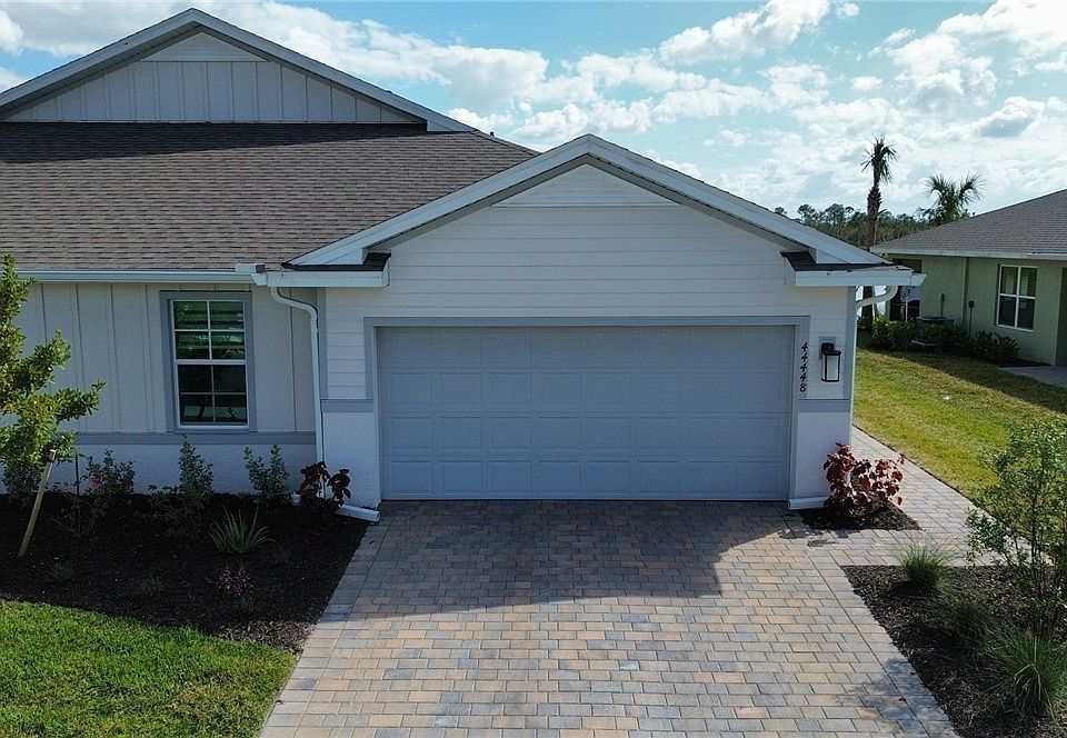 1st image of 44448 Palm Frond Dr