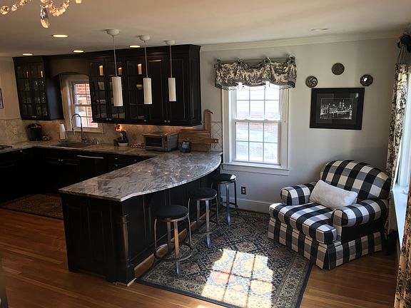 5th image of 220 Taylor Ave