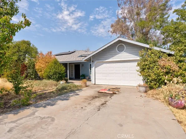 17096 Crescent Dr, Madera, CA 93638