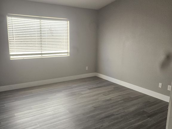 5th image of 8020 James Grayson Dr