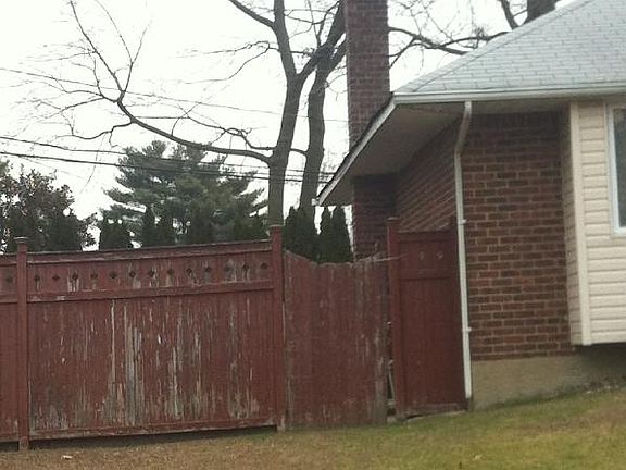 3rd image of 566 Cambridge Ave