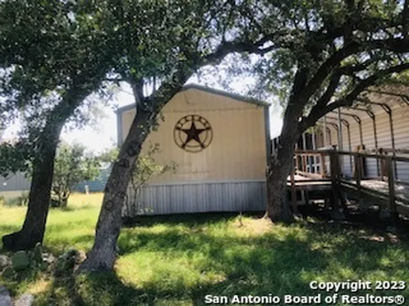 394 Private Road 1511, Bandera, TX 78003