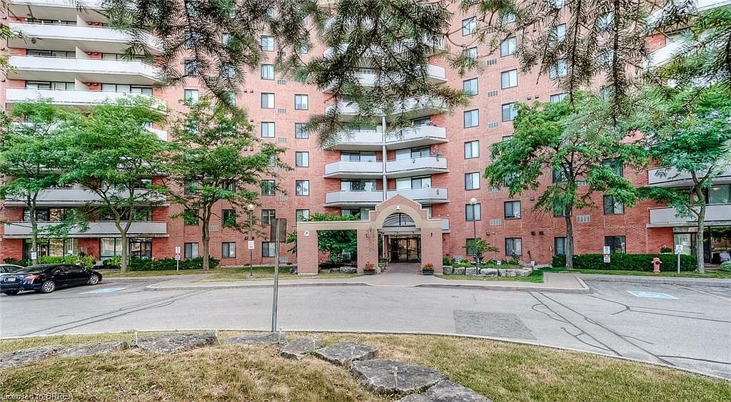 9 Bonheur Ct 303, Brantford, ON N3P 1Z5 Zillow