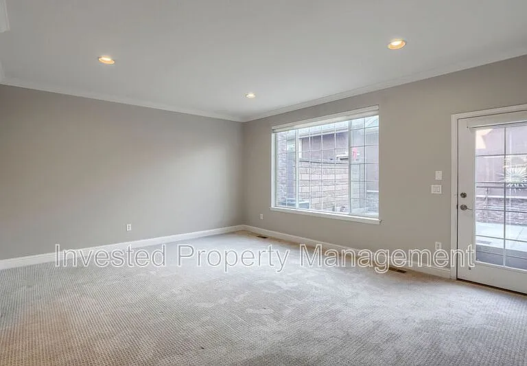 9531 Cedarhurst Ln #D — Photo 4