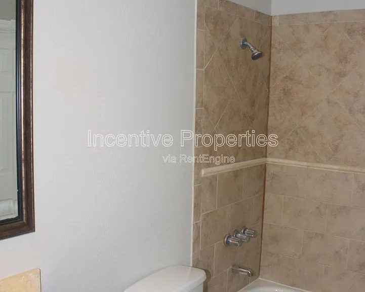 4176 Versailles Dr #D — Photo 9
