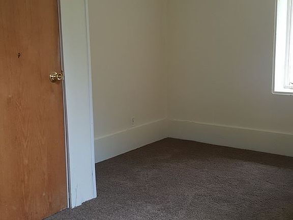 2nd image of 611 S Clayton St #02