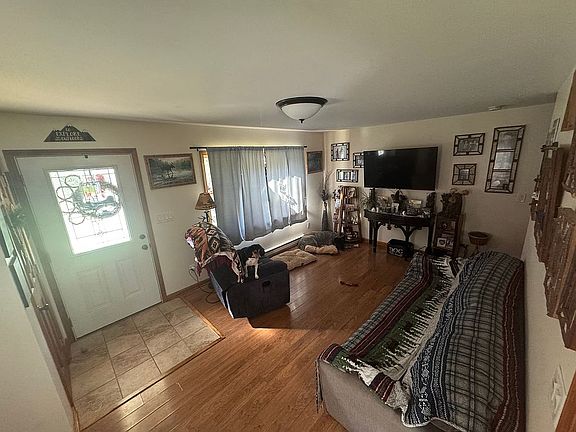 3rd image of 84 Willard Rd