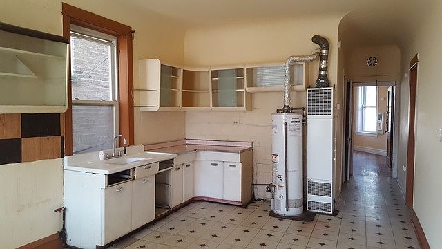 2nd image of 2753 S Lawndale Ave