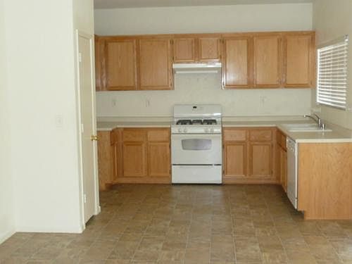3rd image of 4176 English Walnut Ct