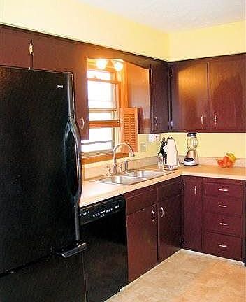 2nd image of 1701 Thomas Dr